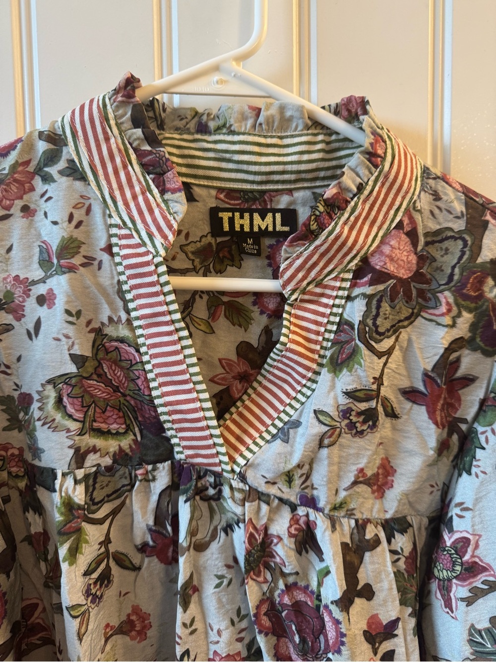 THML Fall For Me Floral Puff-Sleeve Blouse Medium - Picture 3 of 12